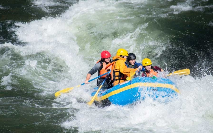 adult rafting course in oregon